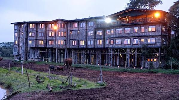 4 Days Aberdares & Samburu Luxury Lodge Safari